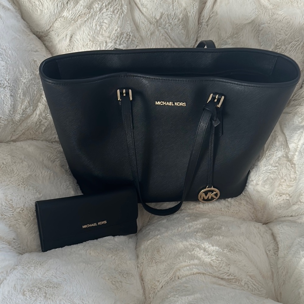 Authentic Michael Kors Jet Set Tote Bag & Wallet